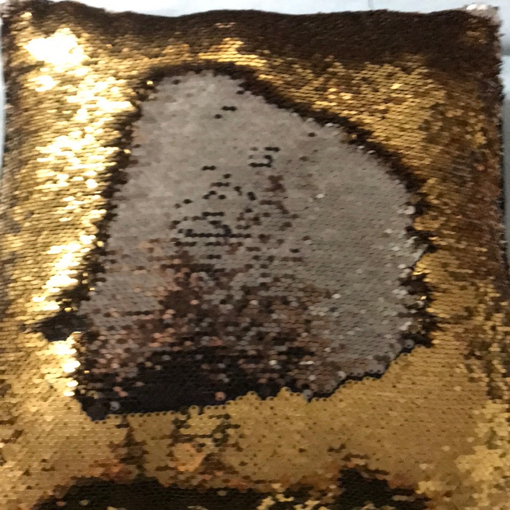 Color changing pillow - Picture 2 of 3